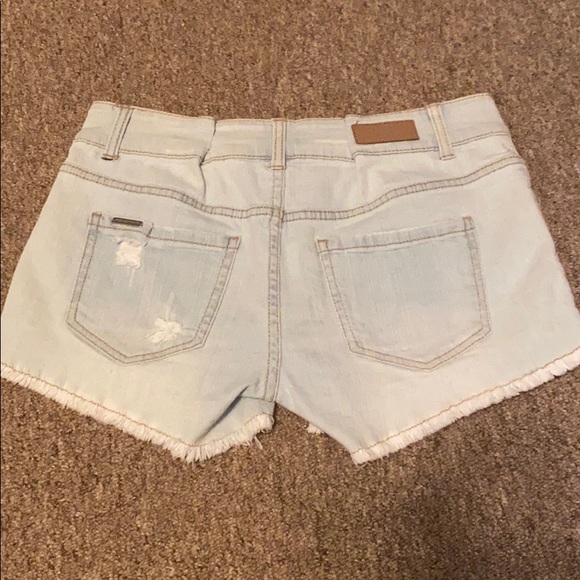 Denim shorts - Picture 2 of 2